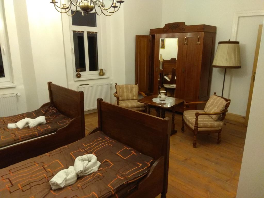 Penzion U Cermaka Ostrov  Zewnętrze zdjęcie